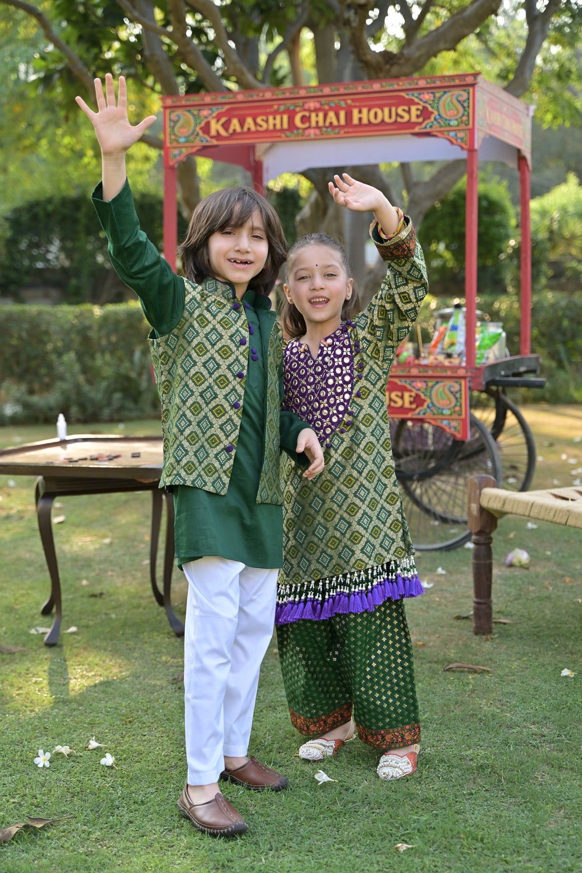 Paan ki Gali Kurta Set for Girl