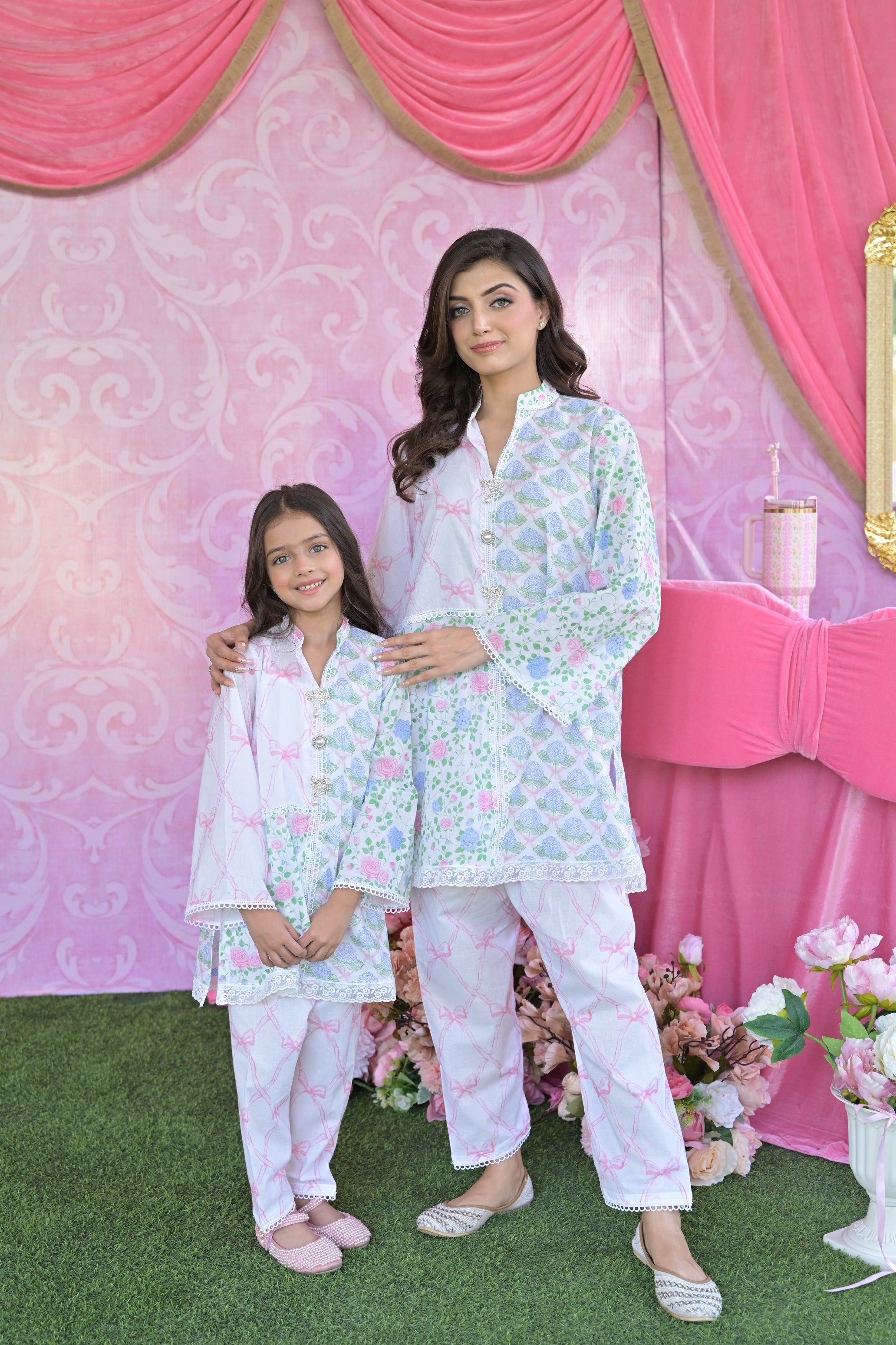 Hydrangeas and Bows Set for Women