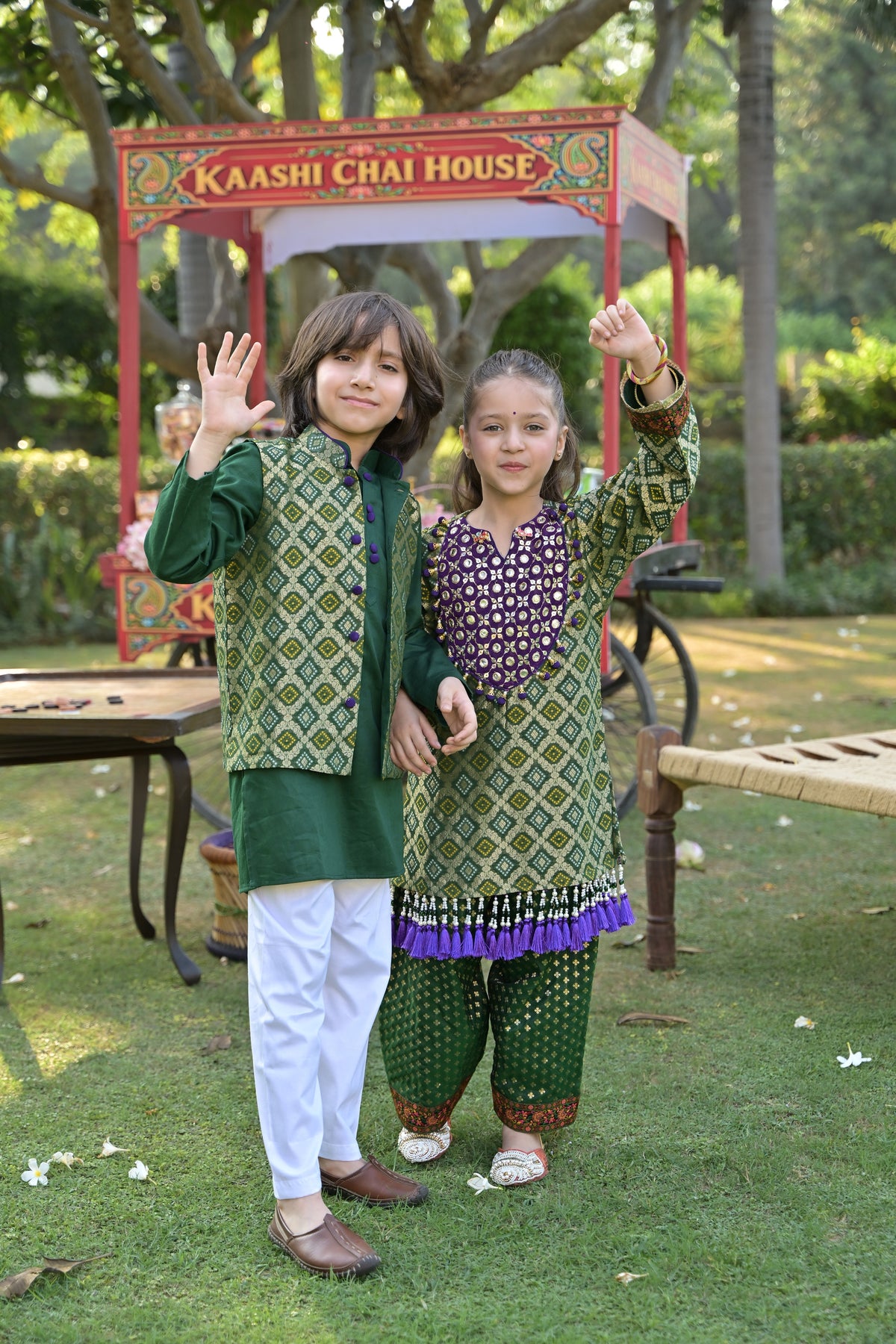 Paan ki Gali Kurta Set for Girl
