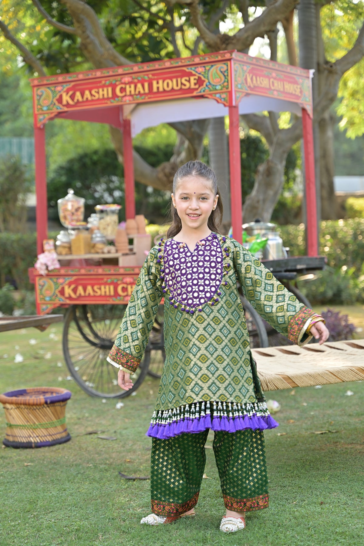 Paan ki Gali Kurta Set for Girl