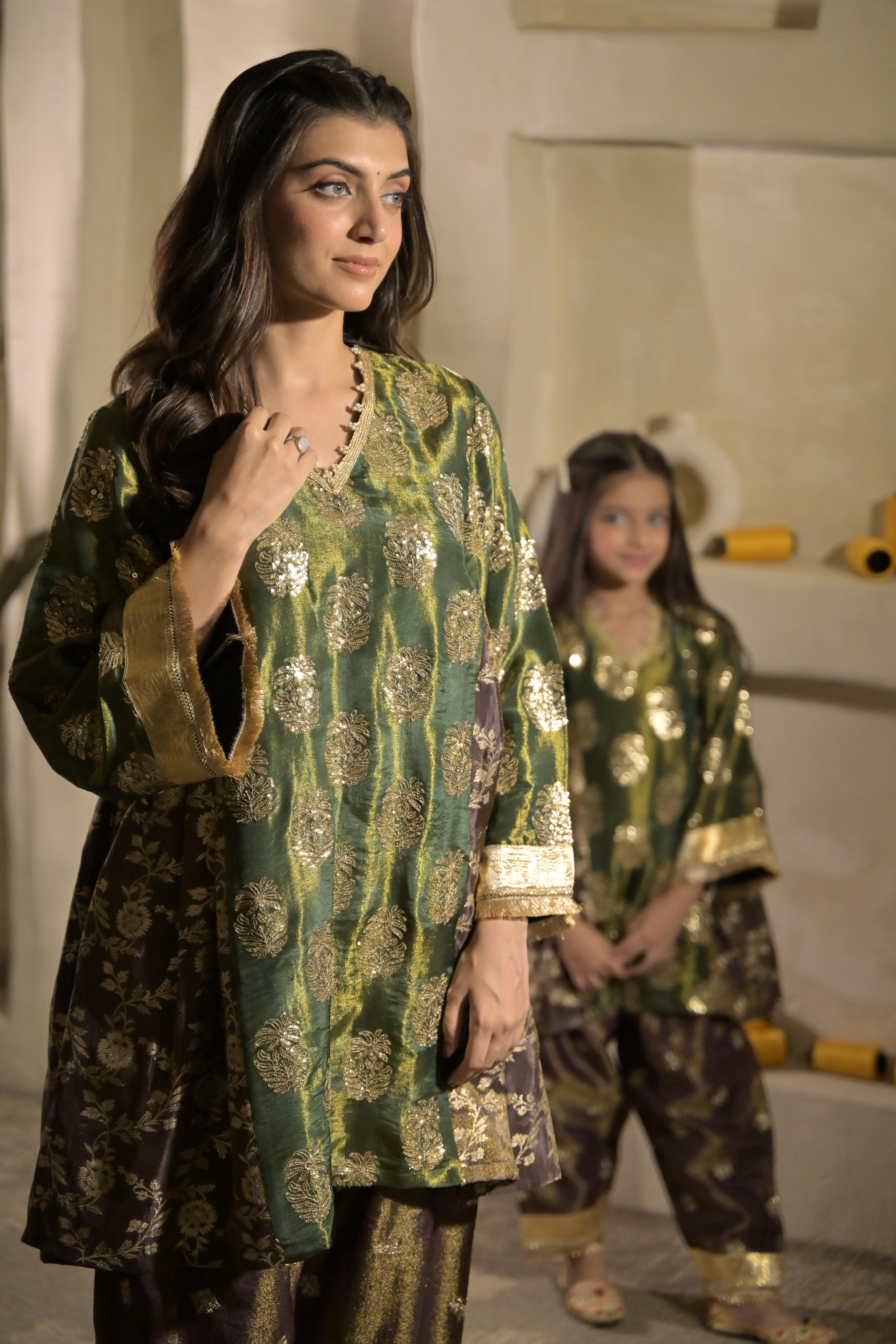Sunheri Shaam Kurta Set for Women