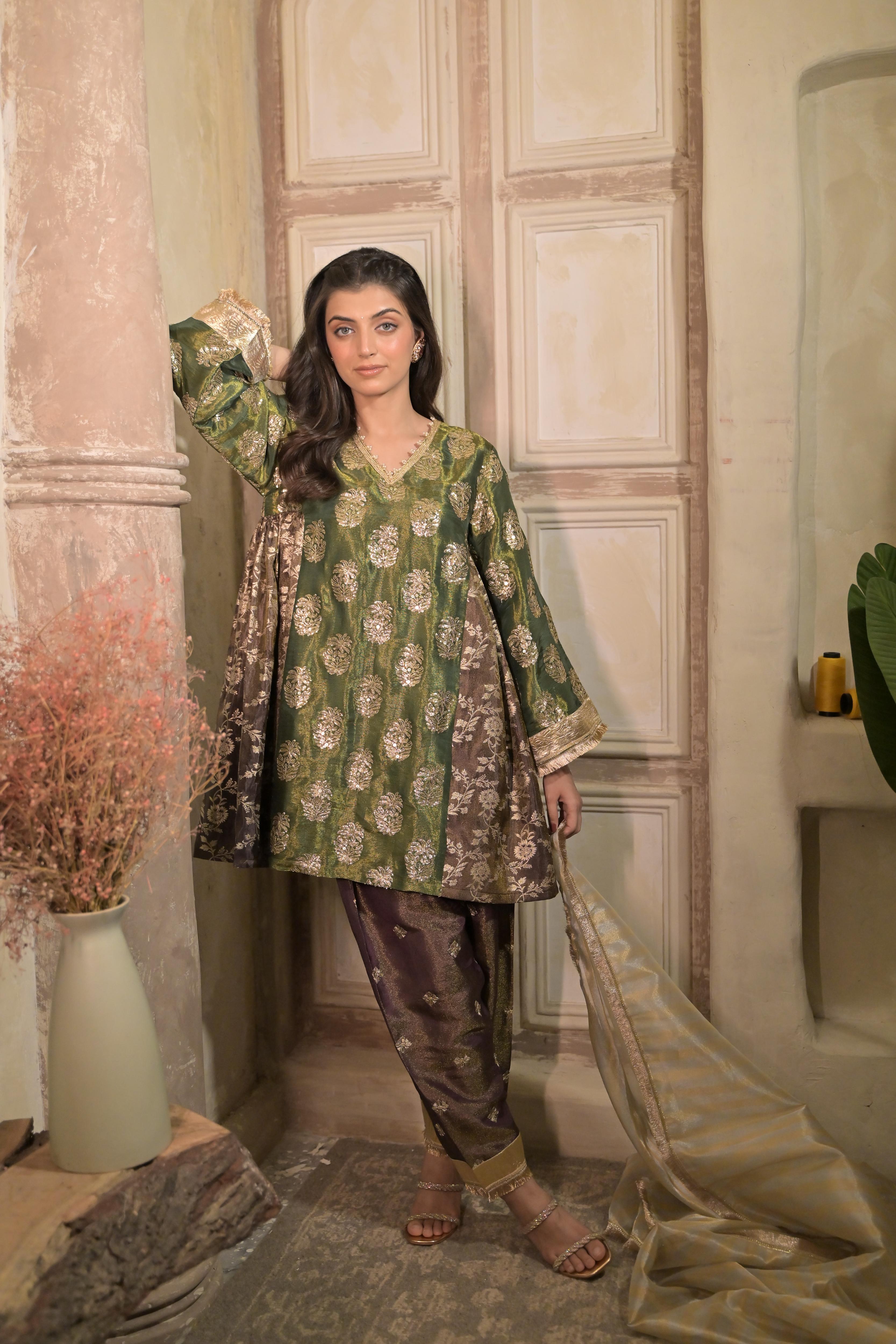 Sunheri Shaam Kurta Set for Women